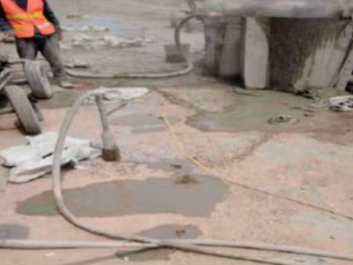 公主岭水泥混凝土路面板底注浆技术 路面脱空注浆整治方案